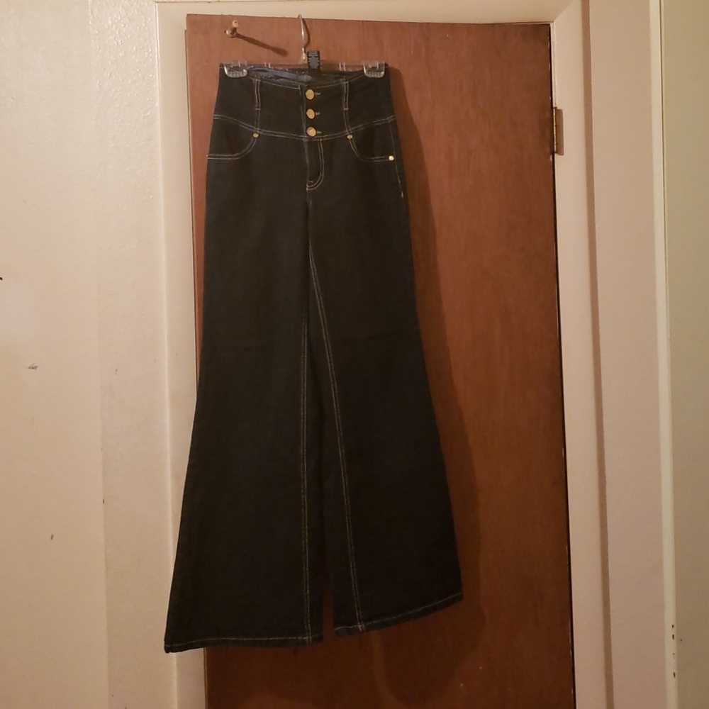 Bootcut high waisted jeans